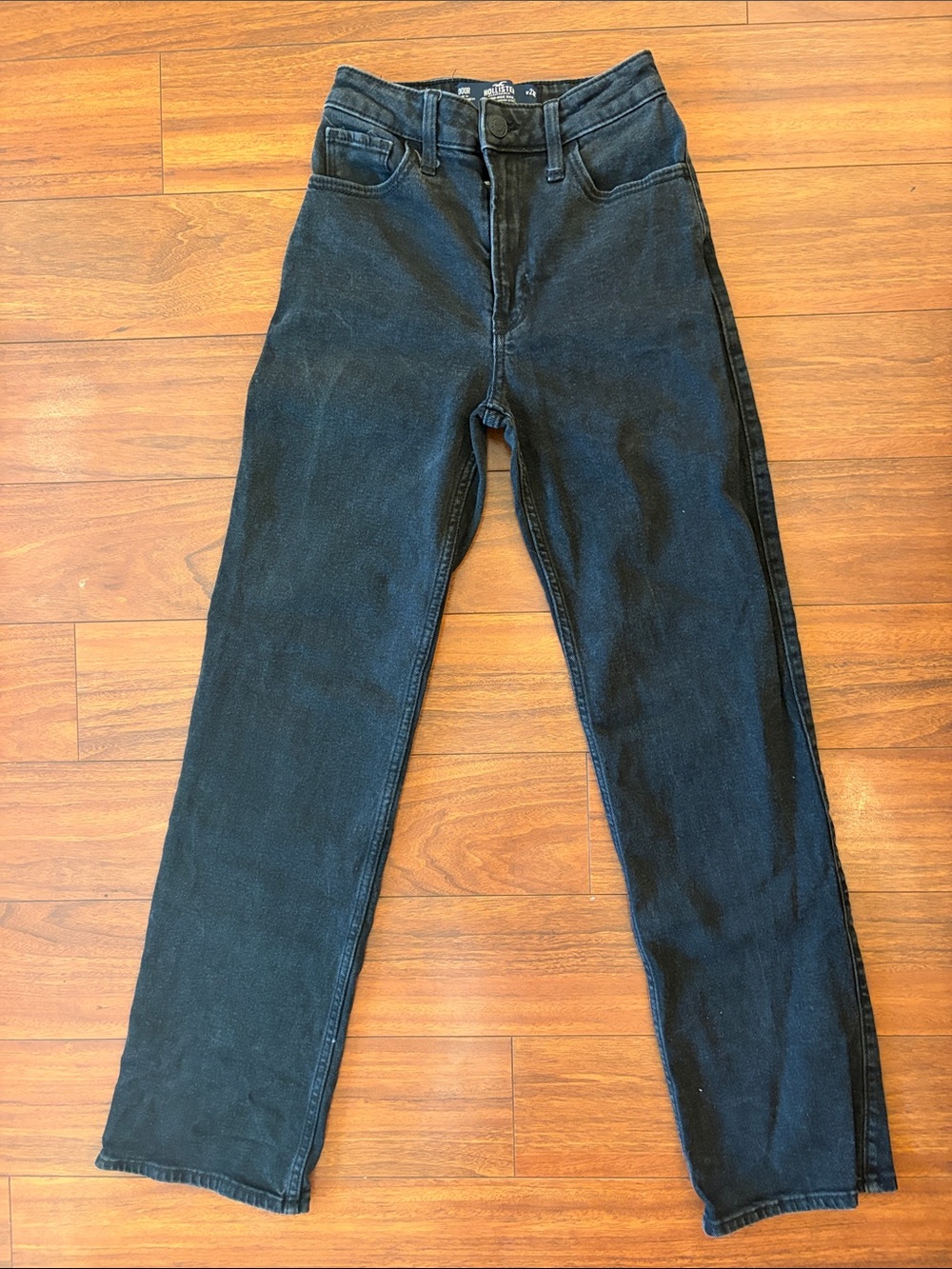 Hollister Women’s Ultra High-Rise Dad Jean  Straight Black Jeans 000R / 23R